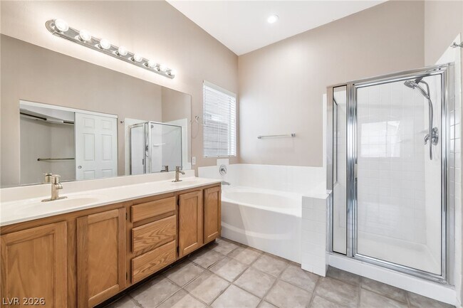 Building Photo - 9324 Heatwave St