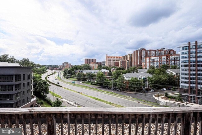 Building Photo - 1730 Arlington Blvd