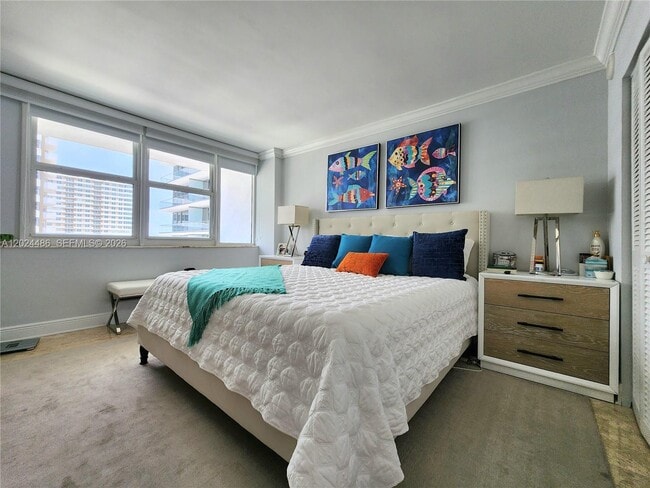 Building Photo - 2030 S Ocean Dr