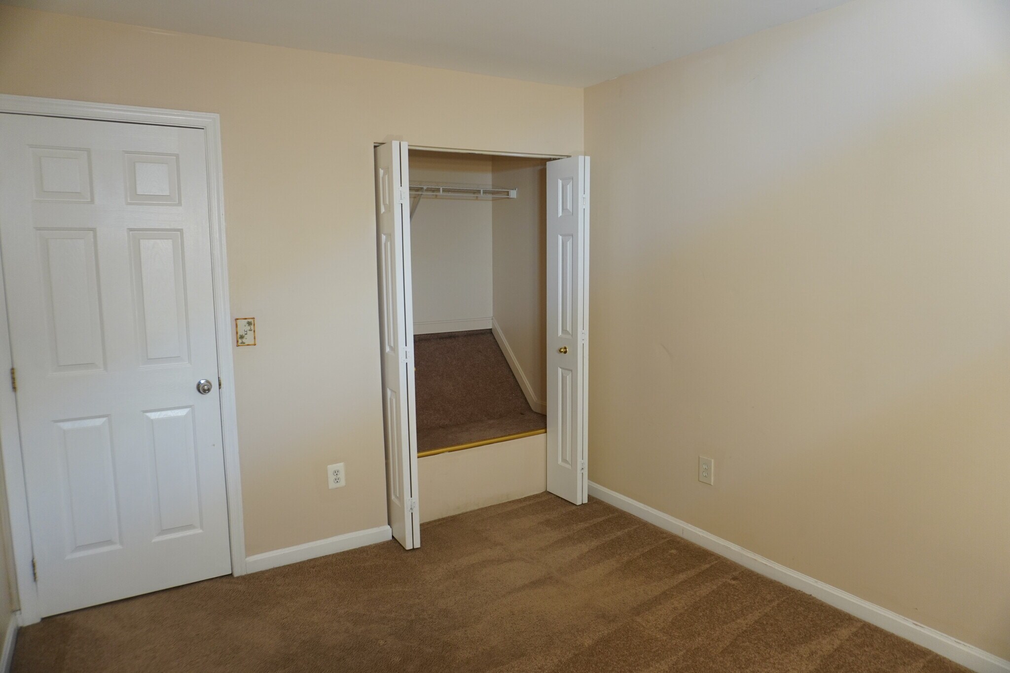 Building Photo - 8381 Township Dr