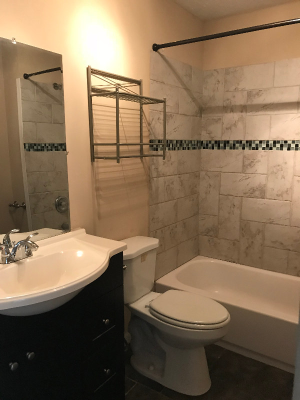 Building Photo - 656 Longbow Ct