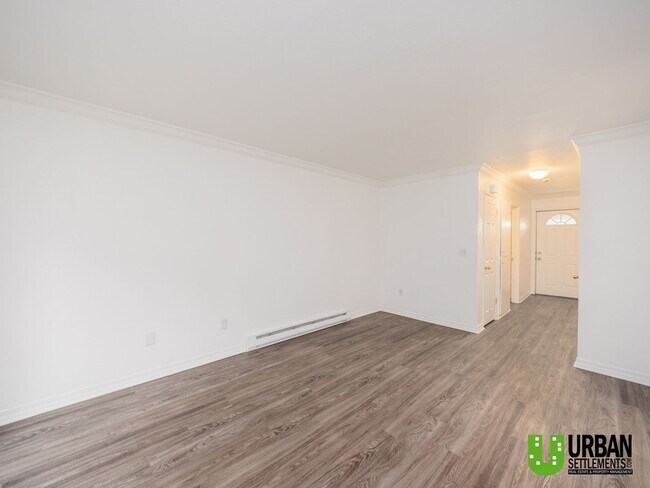 Building Photo - Modern 1 bedroom condo with garage for ren...