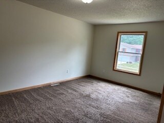 3 large bedrooms - 764 Plainfield Ct