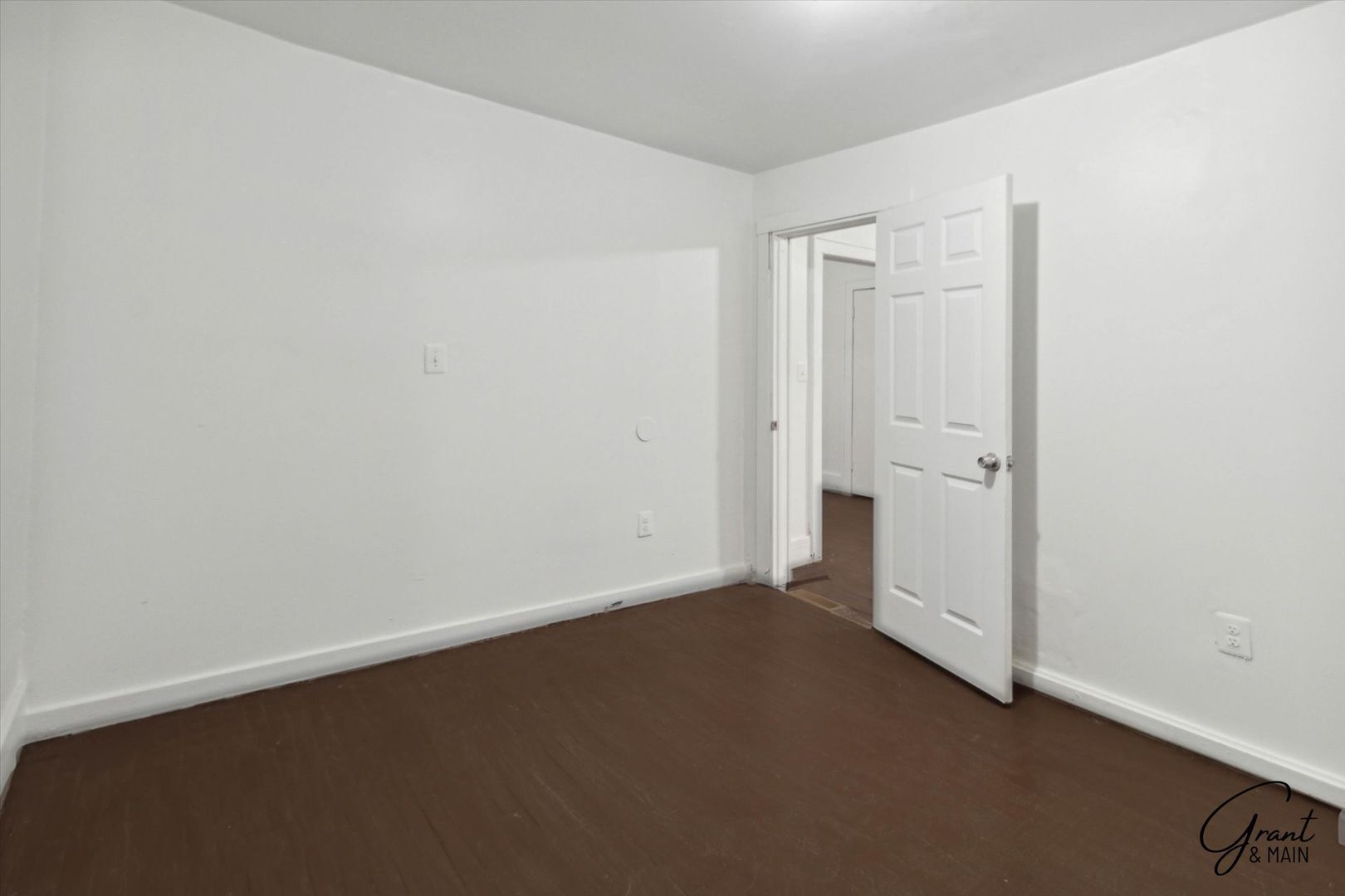 Building Photo - 16901 Log Cabin St