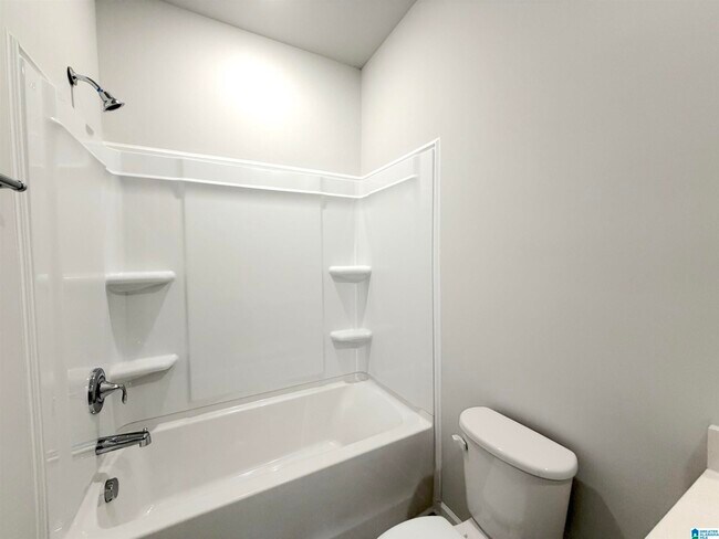Building Photo - 237 Granby Ln