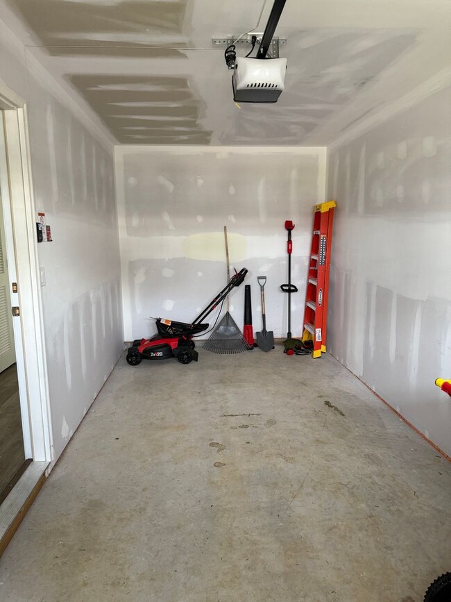 Building Photo - 11106 Gopher Dr N