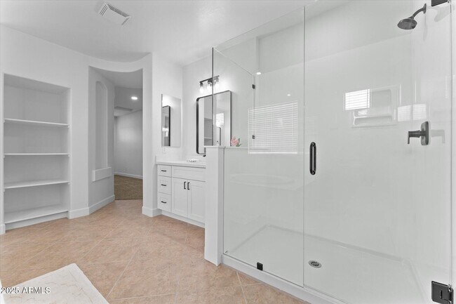 Building Photo - 3557 S Halsted Ct