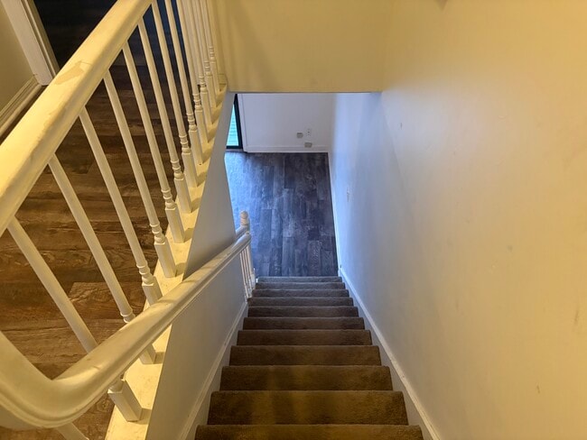 Building Photo - 5634 Robin Run