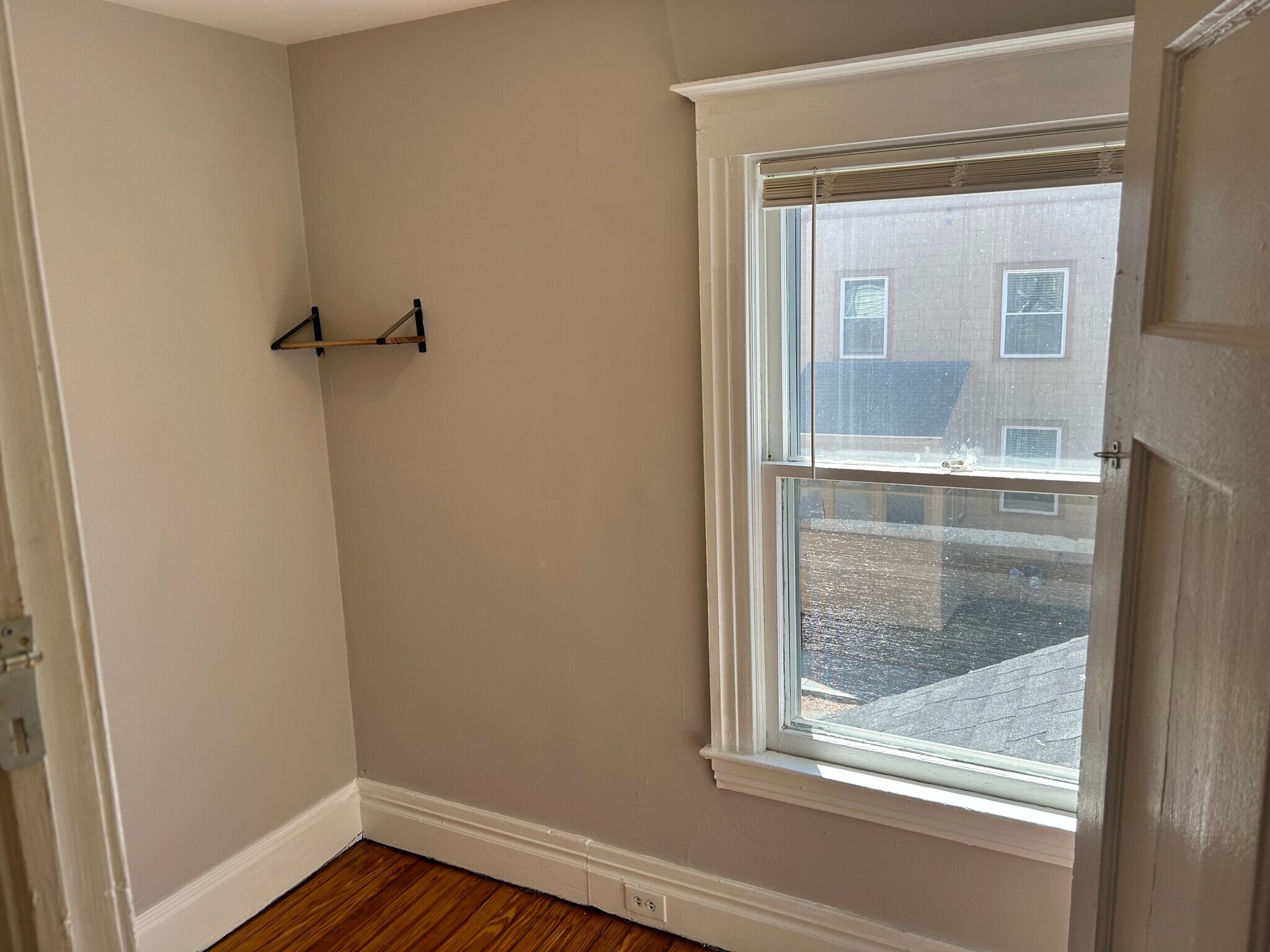 Building Photo - 16 Goebel Place