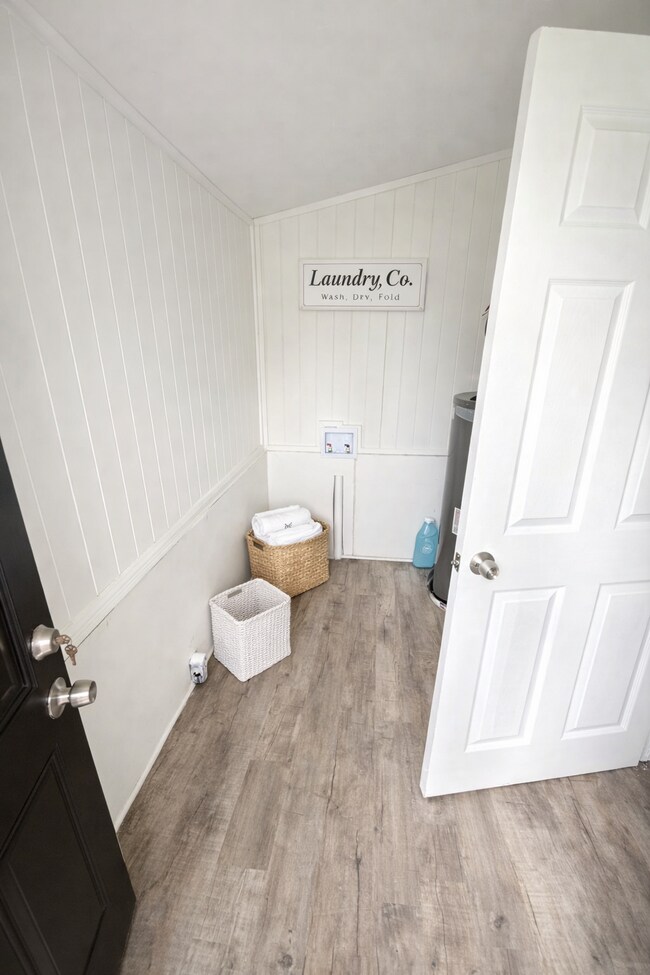 Building Photo - 3258 Napier Ave