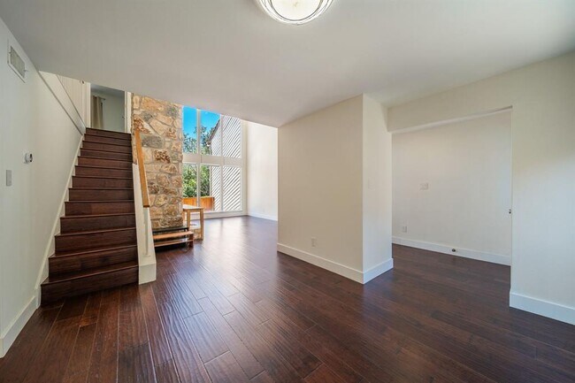 Building Photo - 8402 Alta Mesa