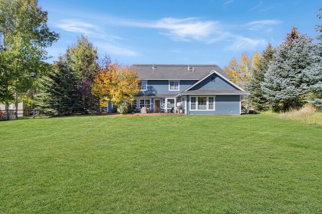 Building Photo - Winter Getaway, Cozy Mountain Modern Lodge