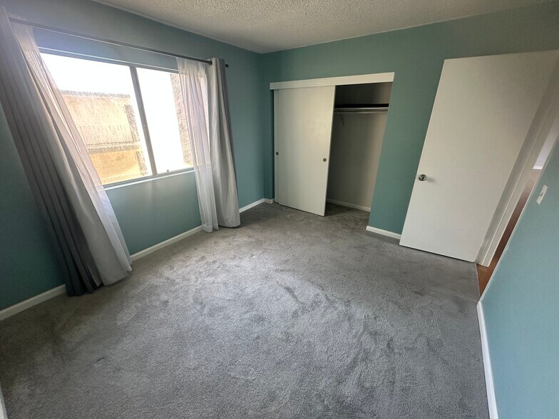 Building Photo - 4515 California Ave