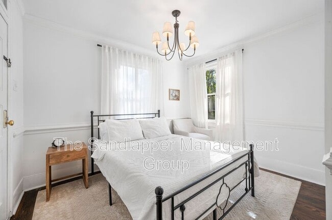 Building Photo - 216 W Carolina Ave