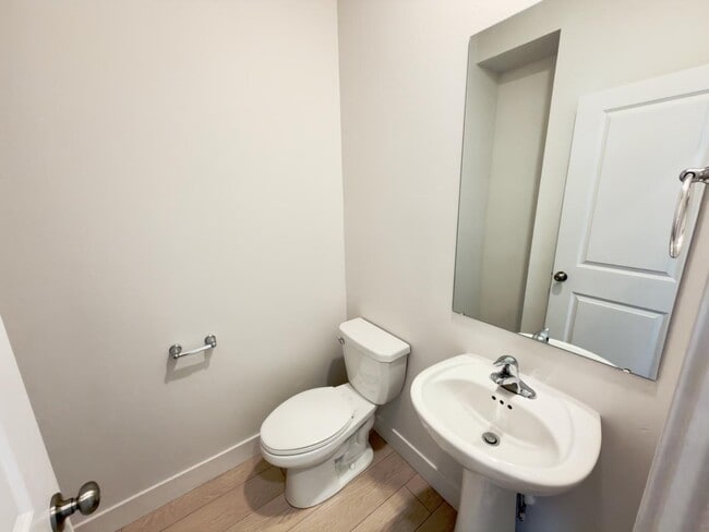 Building Photo - 414 W Snowberry Dr