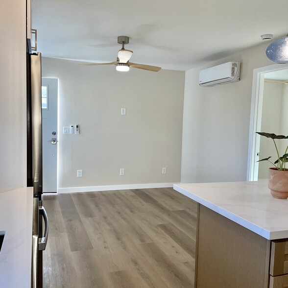 Building Photo - 385 Theresa Way