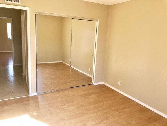 Building Photo - 2276 Manzana Way