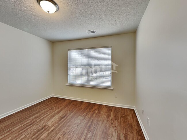 Building Photo - 520 Dogwood Creek Pl