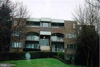 Building Photo - 3 BEDROOM CONDO WITH BALCONY, ALL UTILITIE...