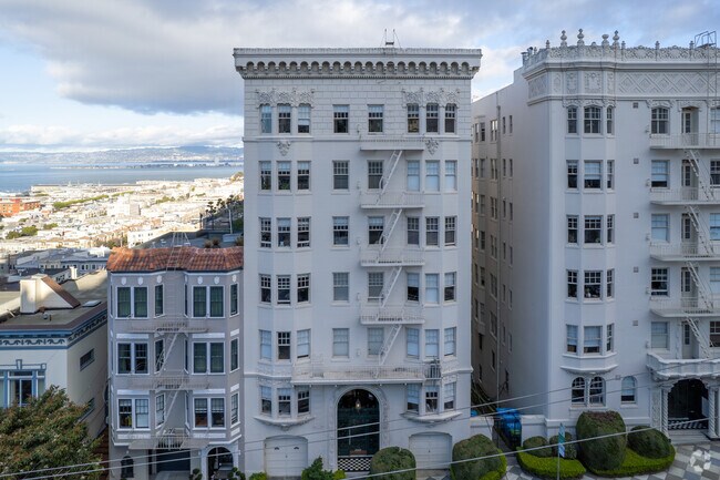 Building Photo - 2222 Leavenworth