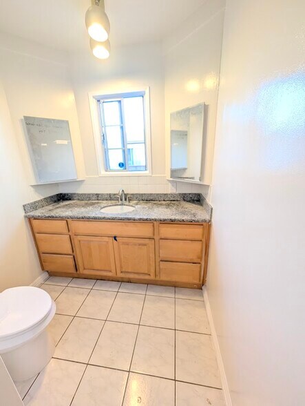 Building Photo - 3430 W 227th St