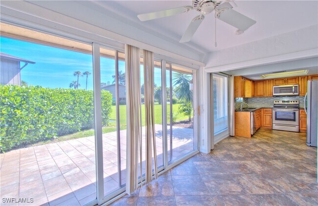 Building Photo - 787 Palm View Dr