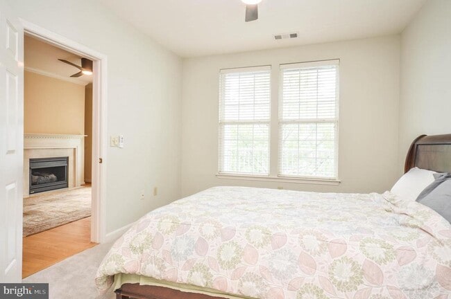 Building Photo - 4950 Brenman Park Dr