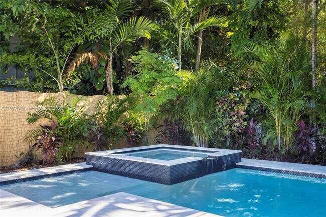 Building Photo - 1860 SW 13th St