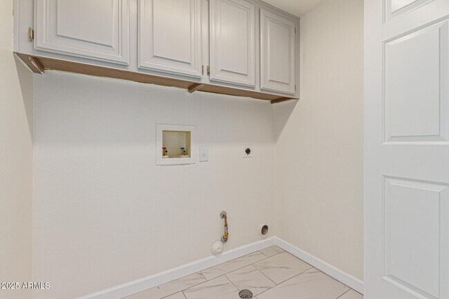 Building Photo - 25645 S Brentwood Dr