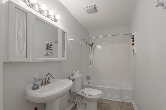 Building Photo - 1412 22nd St