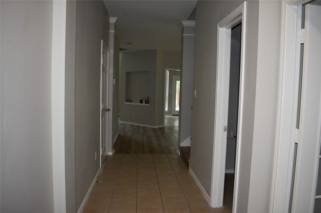 Building Photo - 4214 Creek Ridge Ln