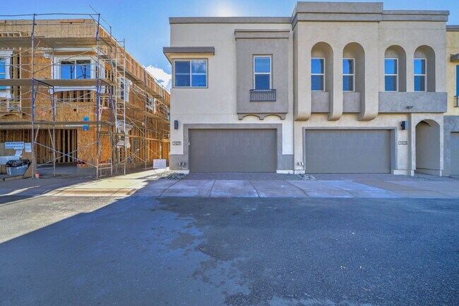 Building Photo - 7439 E Conquistadores Dr