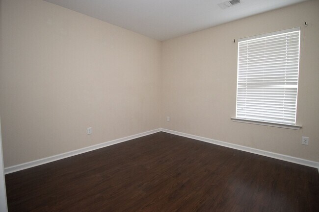 Building Photo - 106 Shumard Oak Ct
