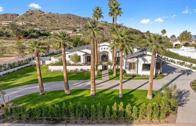 Building Photo - 6500 E Cactus Wren Rd