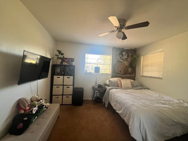 Building Photo - 206 N Lipona Rd