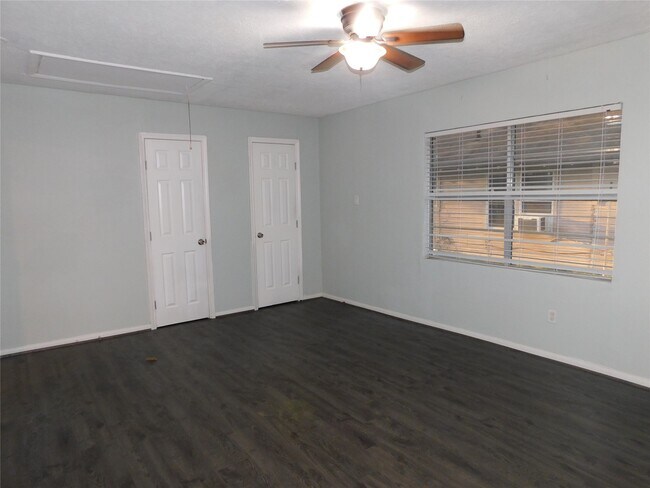 Building Photo - 1912 Sam Wilson St