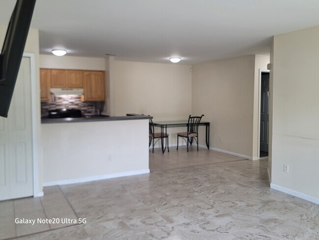 Building Photo - 32 Lear Ct