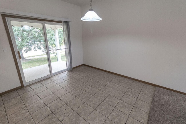 Building Photo - 1613 Citadel Dr