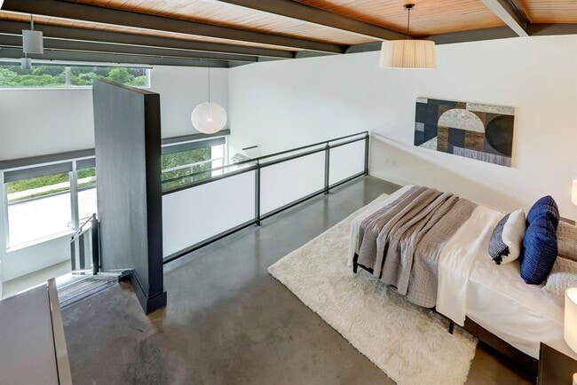 Building Photo - 2205 N Lamar Blvd