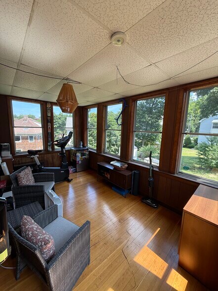 Building Photo - 56 Trapelo St