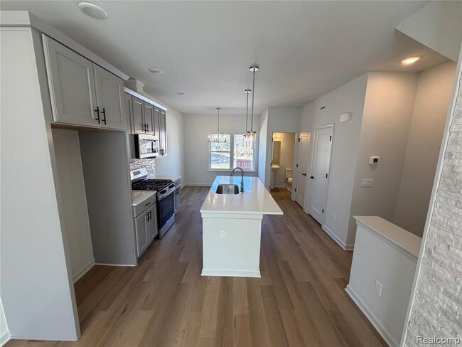 Building Photo - 23614 Parkview Ln