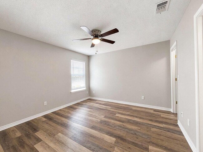 Building Photo - 697 Ferguson Dr