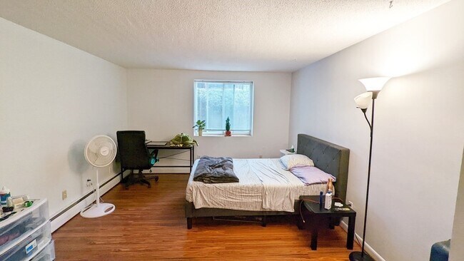 Building Photo - 50 Green St