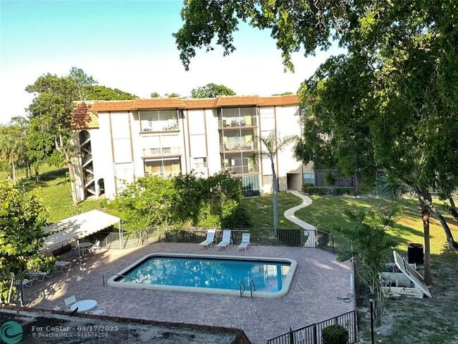 Building Photo - 6101 N Falls Cir Dr