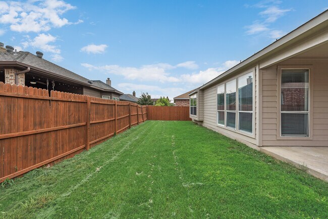 Building Photo - 10832 Hawks Landing Rd