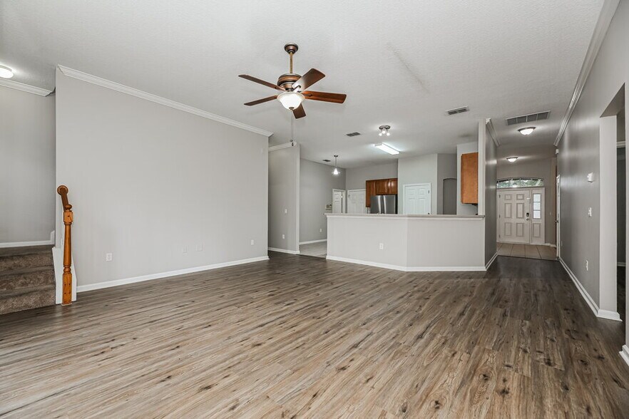 Building Photo - 3168 Tower Oaks Dr
