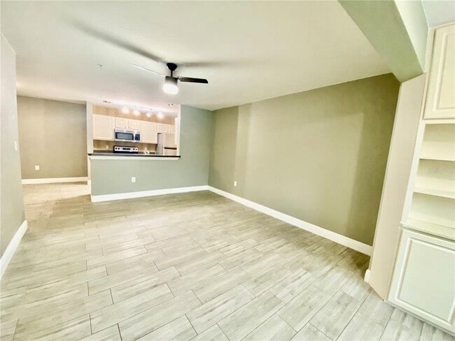 Building Photo - 5447 Vineland Rd