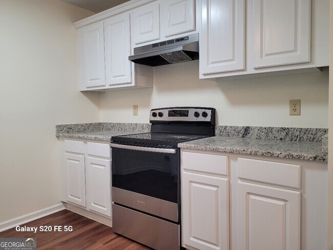 Building Photo - 113 Woodridge Cir