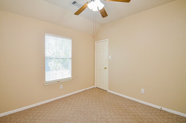 Building Photo - 3747 Heritage Colony Dr