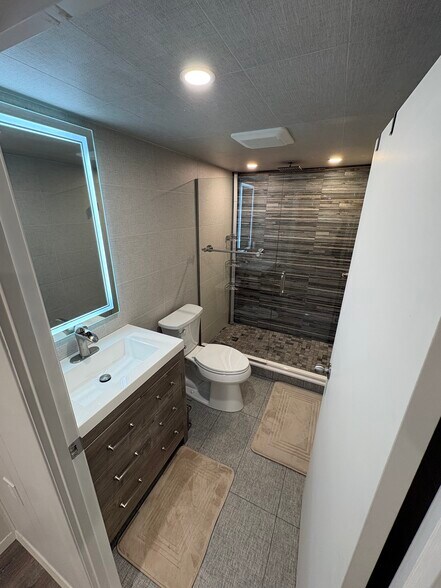 Building Photo - 169 S Plaisted Ave